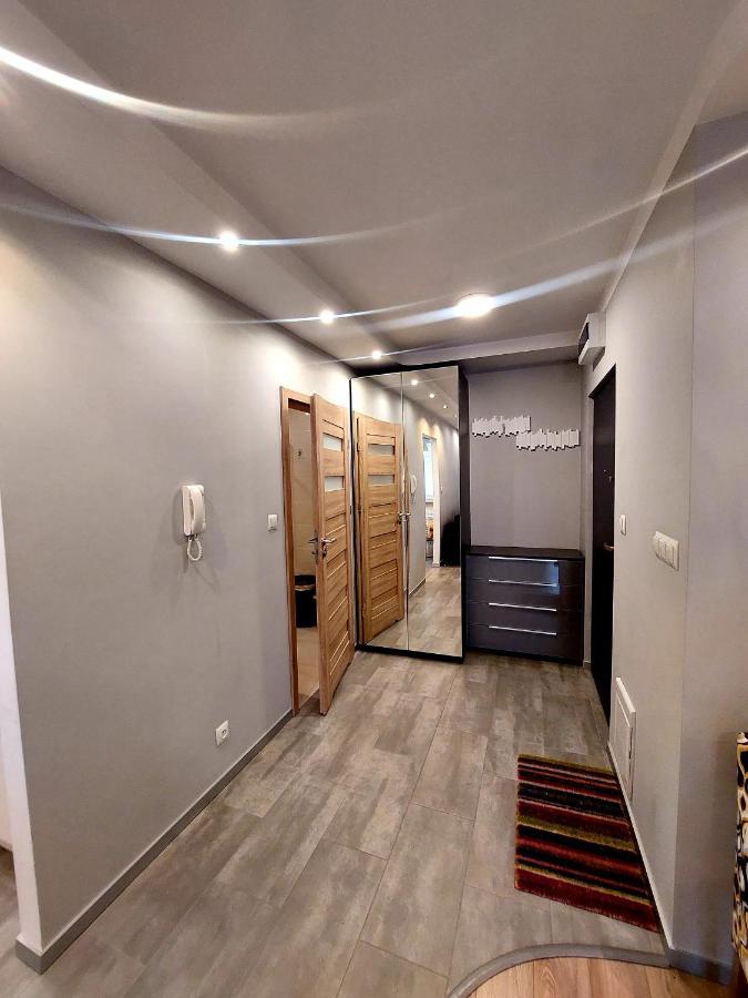 Nowoczesna Kawalerka Apartment Lublin Bagian luar foto